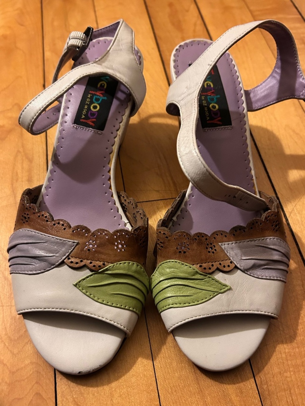 NWOT EVERYBODY by BZ Moda heels sz 37
